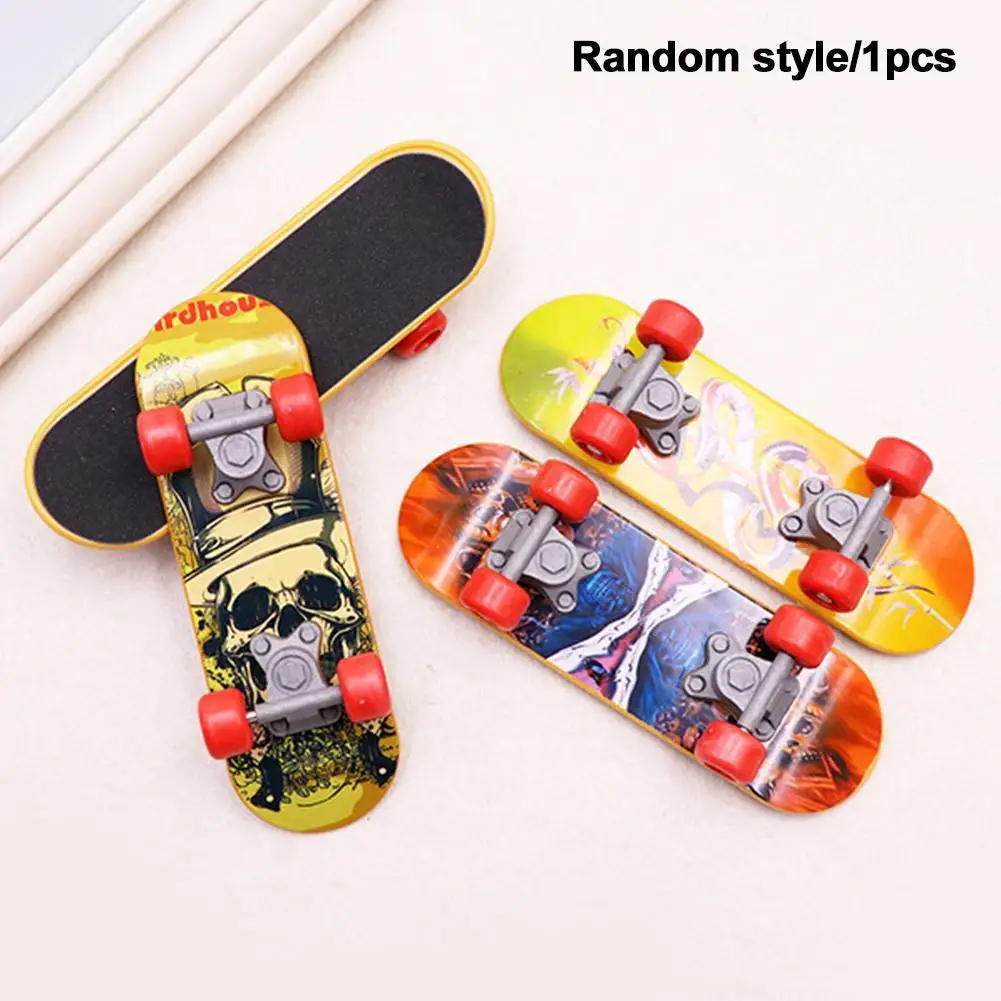 Mini Small Skateboard For Turtles Parrot Turtle Toy New Style Finger Skate Board Pet Toy