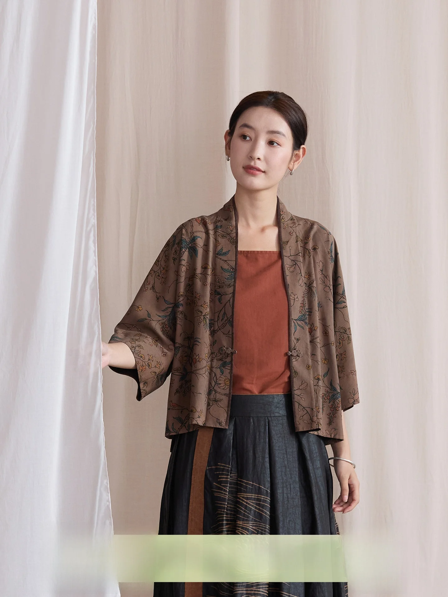 

oucheng Spring Original Silk Cotton Spray Painted Print ort Outerwear Women's oulder Length Sve Button Closure