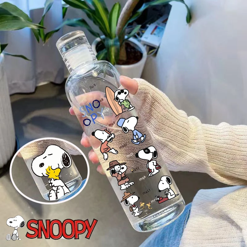 500ML Neue Snoopy Wasserflasche Anime Sporttrinkbecher Große Kapazität Tragbare Plastikbecher Kinder Schul-Trinkbecher Motivationsbecher