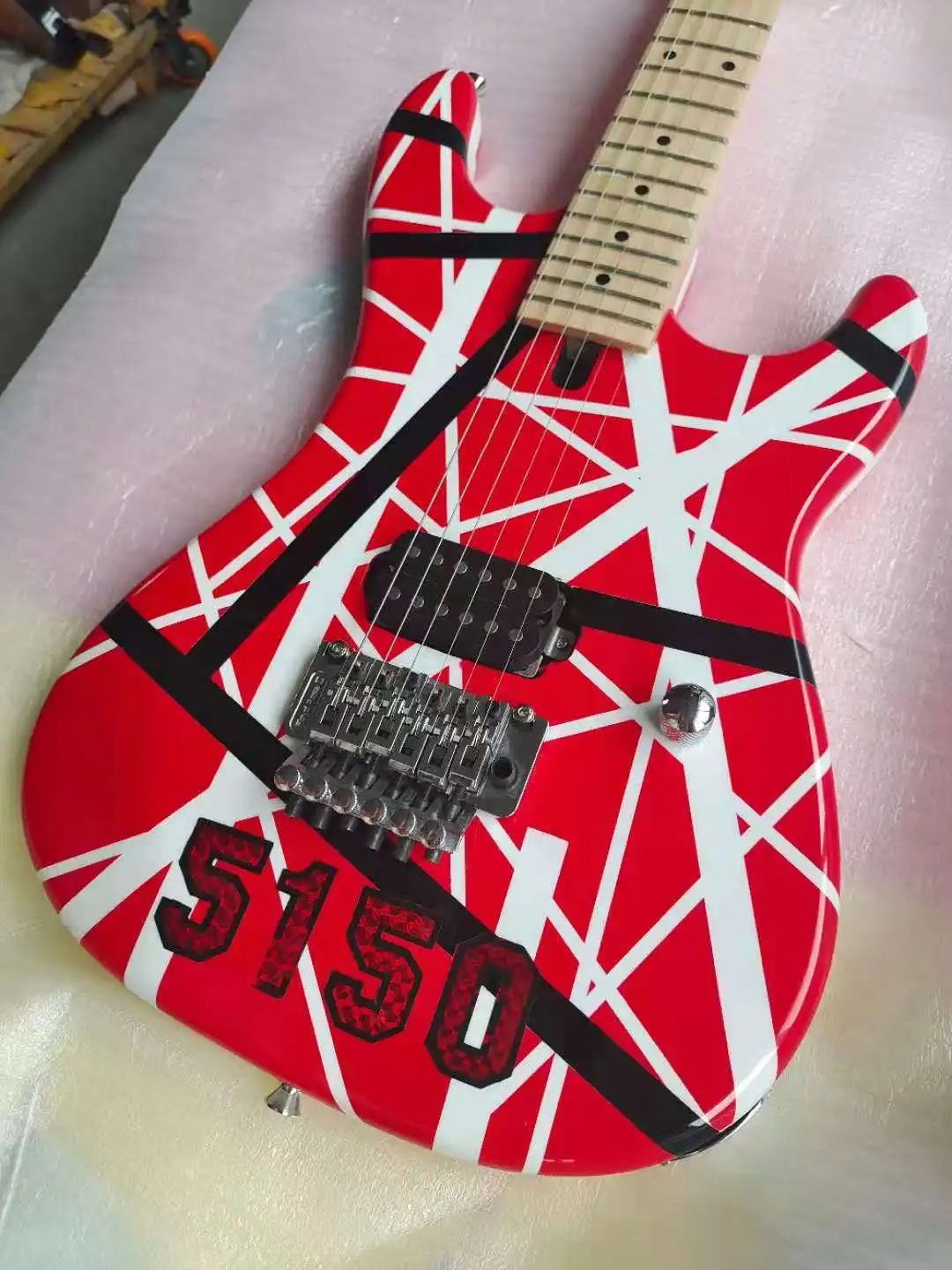 

5150 electric guitar, alder body, maple fingerboard, red and white stripes, quick package