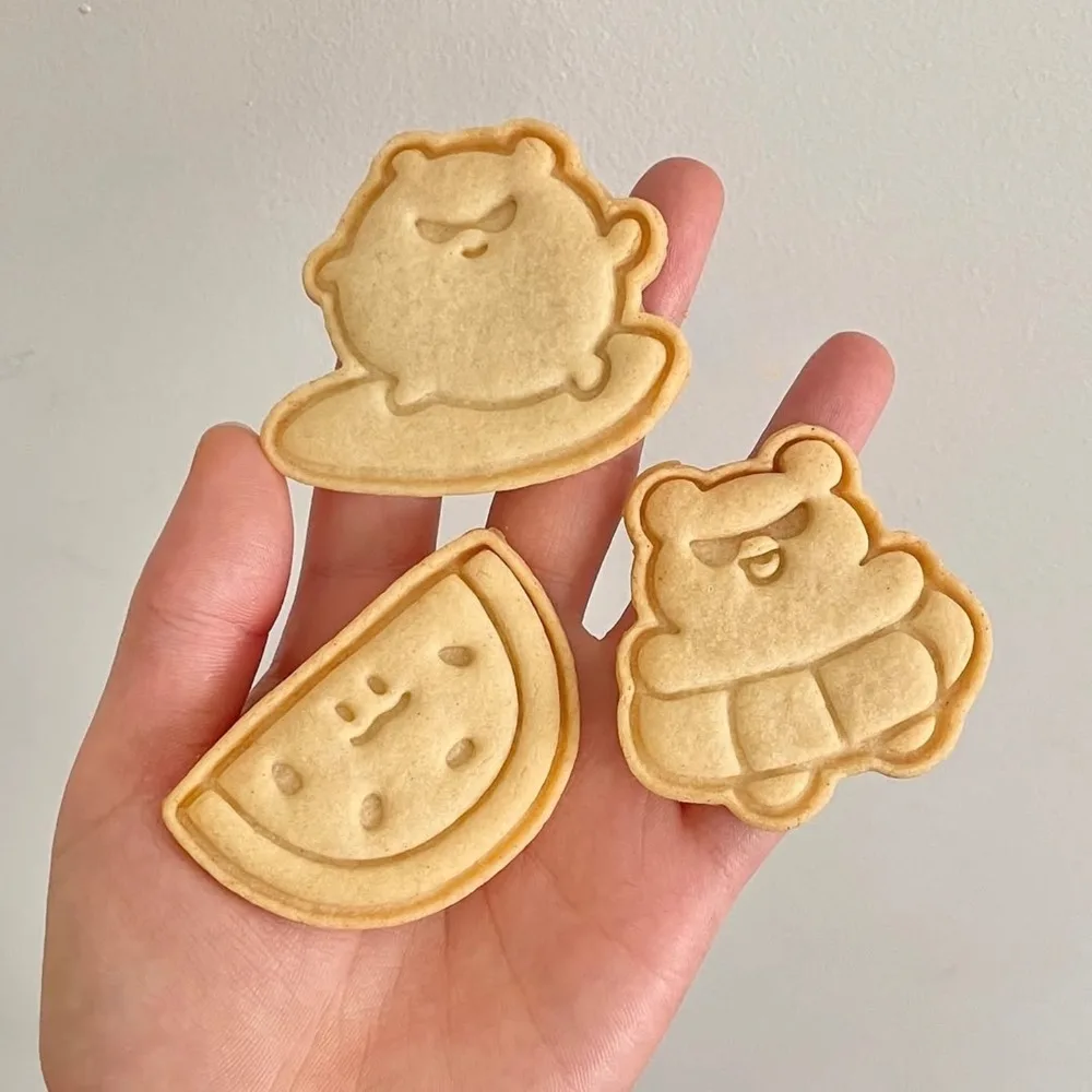 Watermelon Expression Cookie Cutters 3D Surfing Bear Biscuit Mold Cookie Stamp Fondant Cake Mould Kitchen Baking Pastry Bakeware