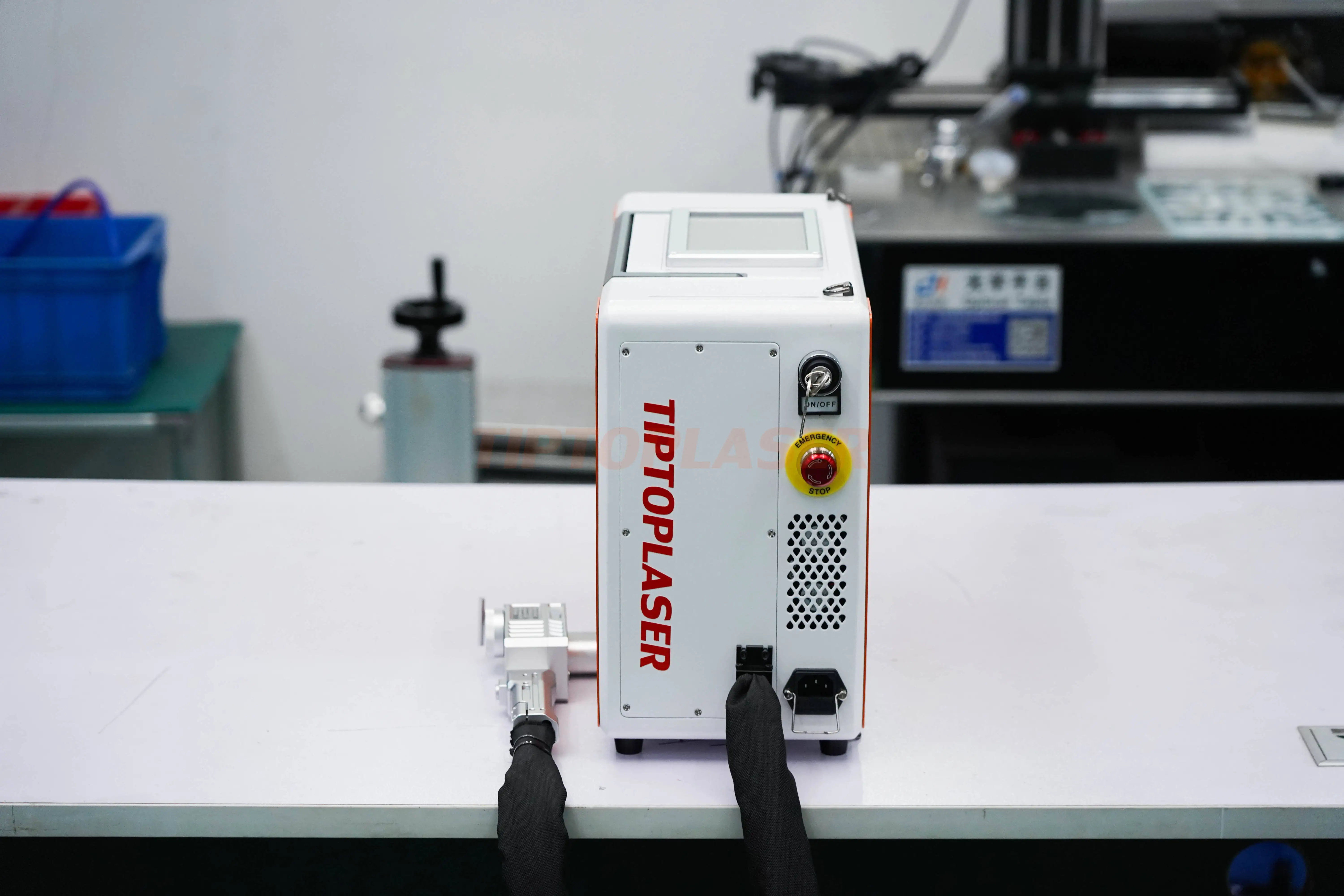 300W JPT 5Mj Hand Held Fiber Laser Cleaning Metal Paint Coat Rust Removal Hine