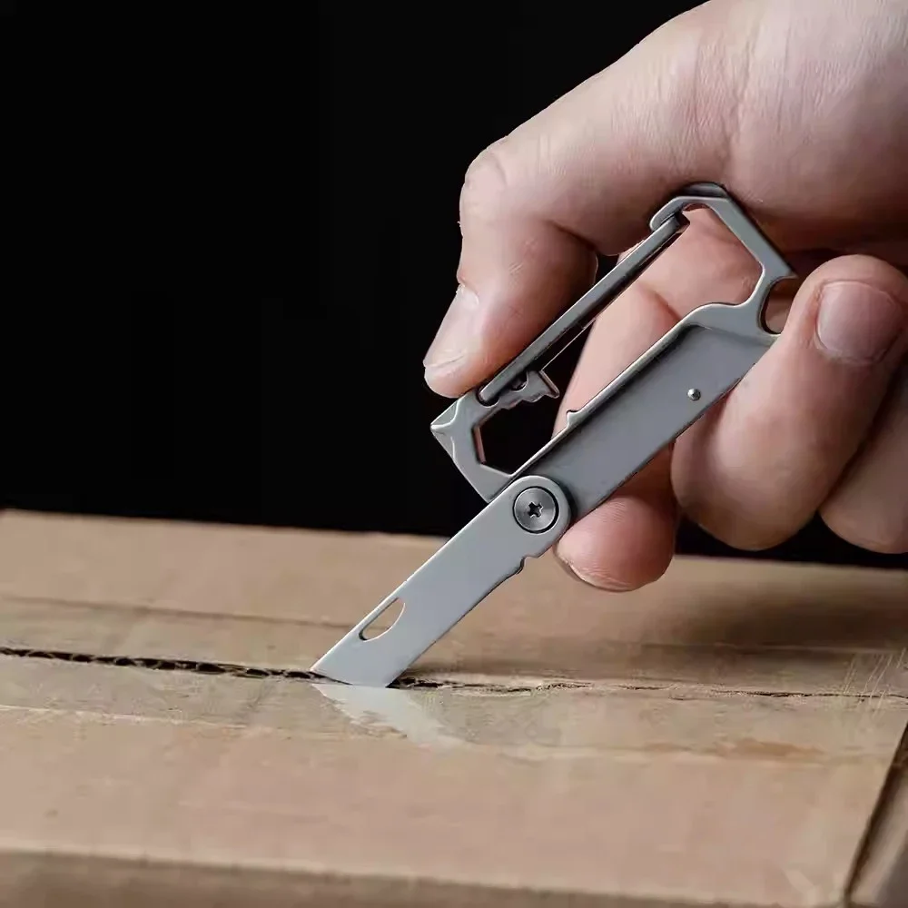 Outdoor Multi Functional Keychain Stainless Steel Knife Men\'s Mini Portable Foldable Keychain Fruit Knife Open Box Portable