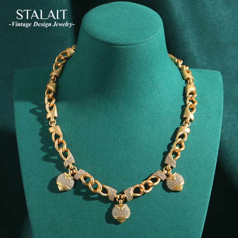 

Vintage Rhinestones Heart Pendant Gold Color Necklace For Women Chokers Chain Collar Luxury Jwellery Girls Gothic Style Banquet