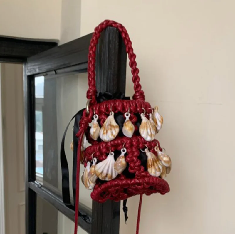 

French Shell Messenger Bag Fashion Niche Handwoven Bag New Hollow Bucket Bag Versatile Casual With Inner Pocket Design Beach Bag