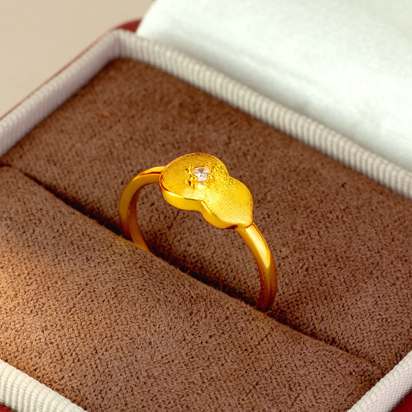 

2026 New Simulated Gold Inlaid Diamond Gourd Copper Coin Ring Retro Medieval Style Closed Finger Ring Fashion Jewelry For Women