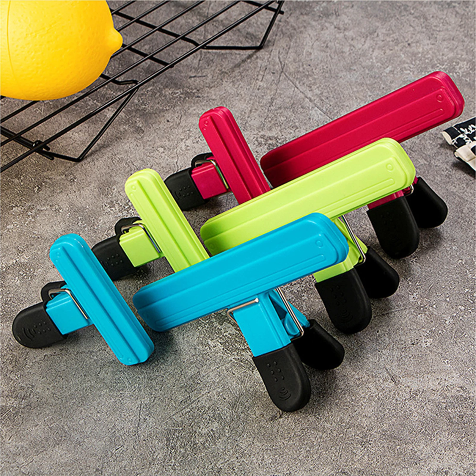 Air Tight Sturdy Plastic Clips Convenient to Use Assorted Sizes Food Bag Clips Suitable for Food Storage