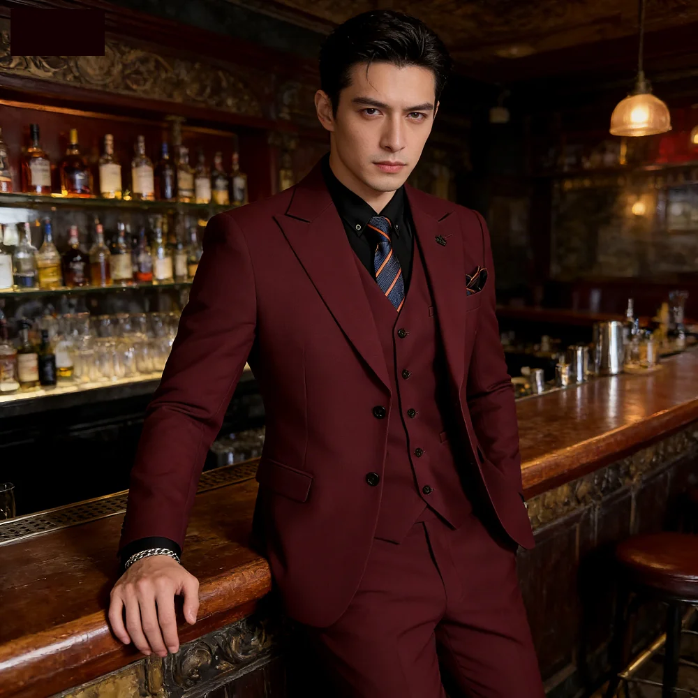 

Элегантный мужской костюм-тройка Slim Fit для торжественных мероприятий и свадеб: пиджак, жилет, брюки. Высококачественный смокинг для мужчин.