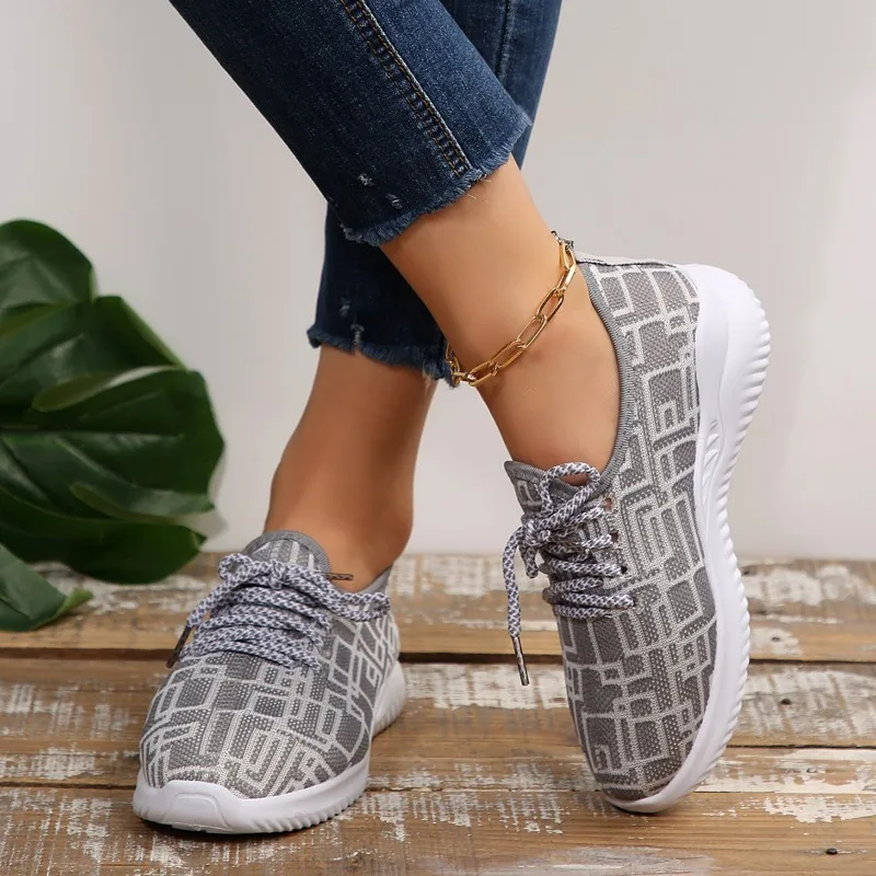 أحذية رياضية نسائية للجري مصممة كلاسيكية أحذية مفلكنة للخريف موضة جديدة خفيفة الوزن أحذية رياضية خارجية كاجوال للنساء #4