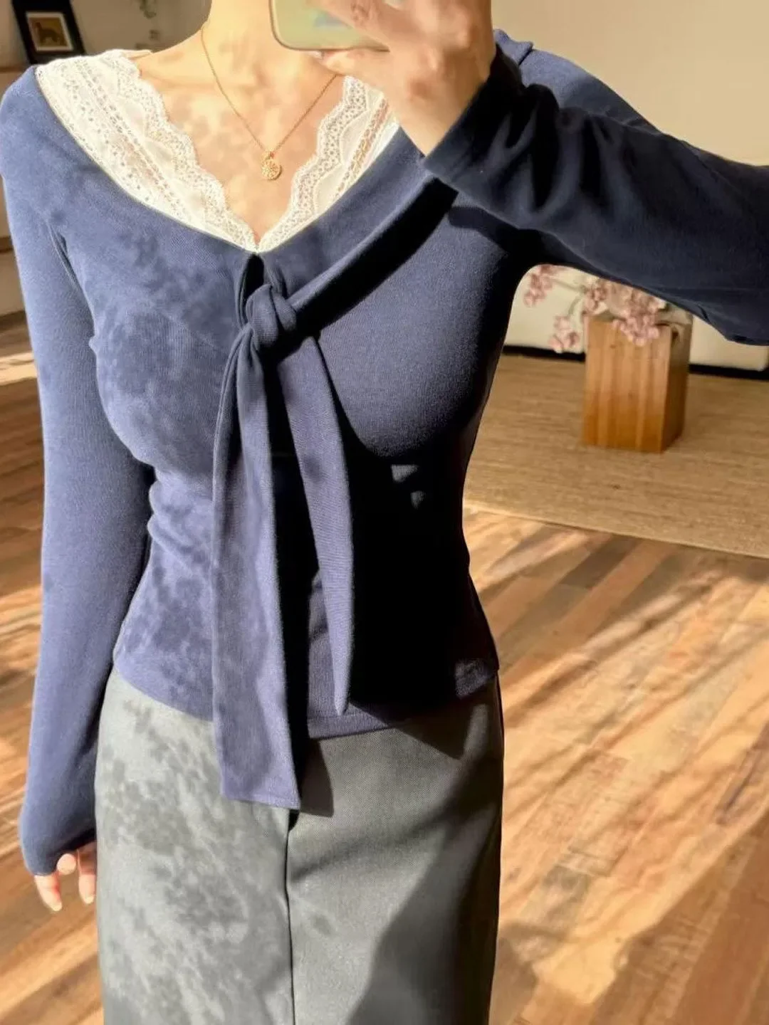 

Ожерелье, сращенная шаль, искусственная двухсекционная футболка с длинными рукавами для женщин, ранняя осень 2021, новая тонкая базовая рубашка, топ