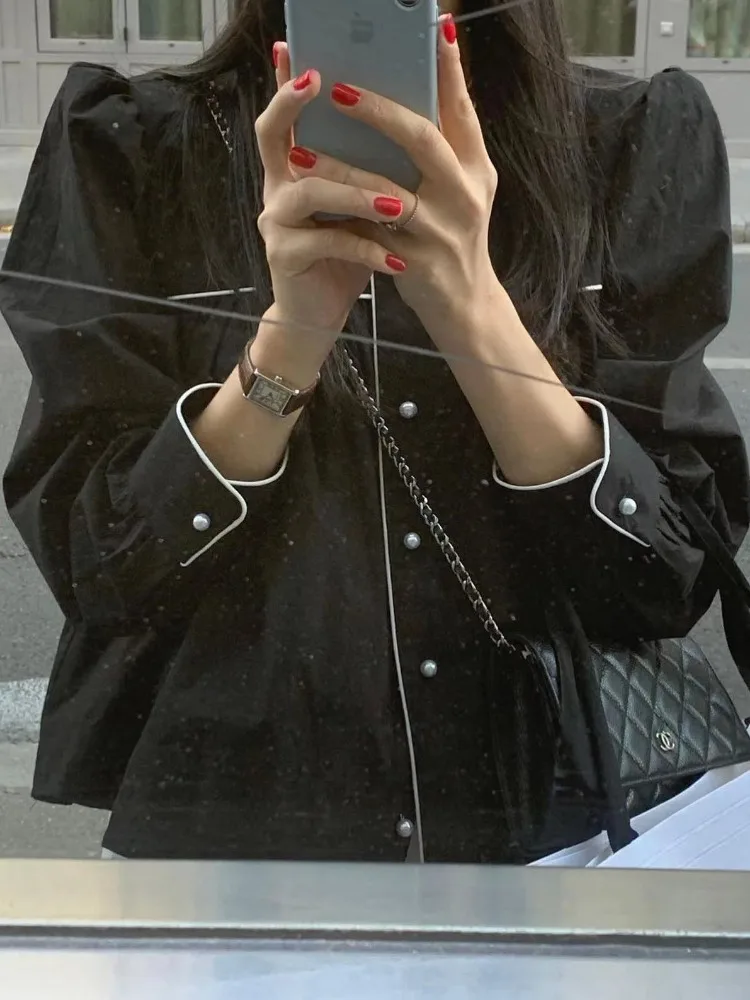 韓国風レディースゆったりバブルスリーブ、ラウンドネック、配色切り替え、ハイファッションセンセーション、シックなコート風スリーブ、ブラック