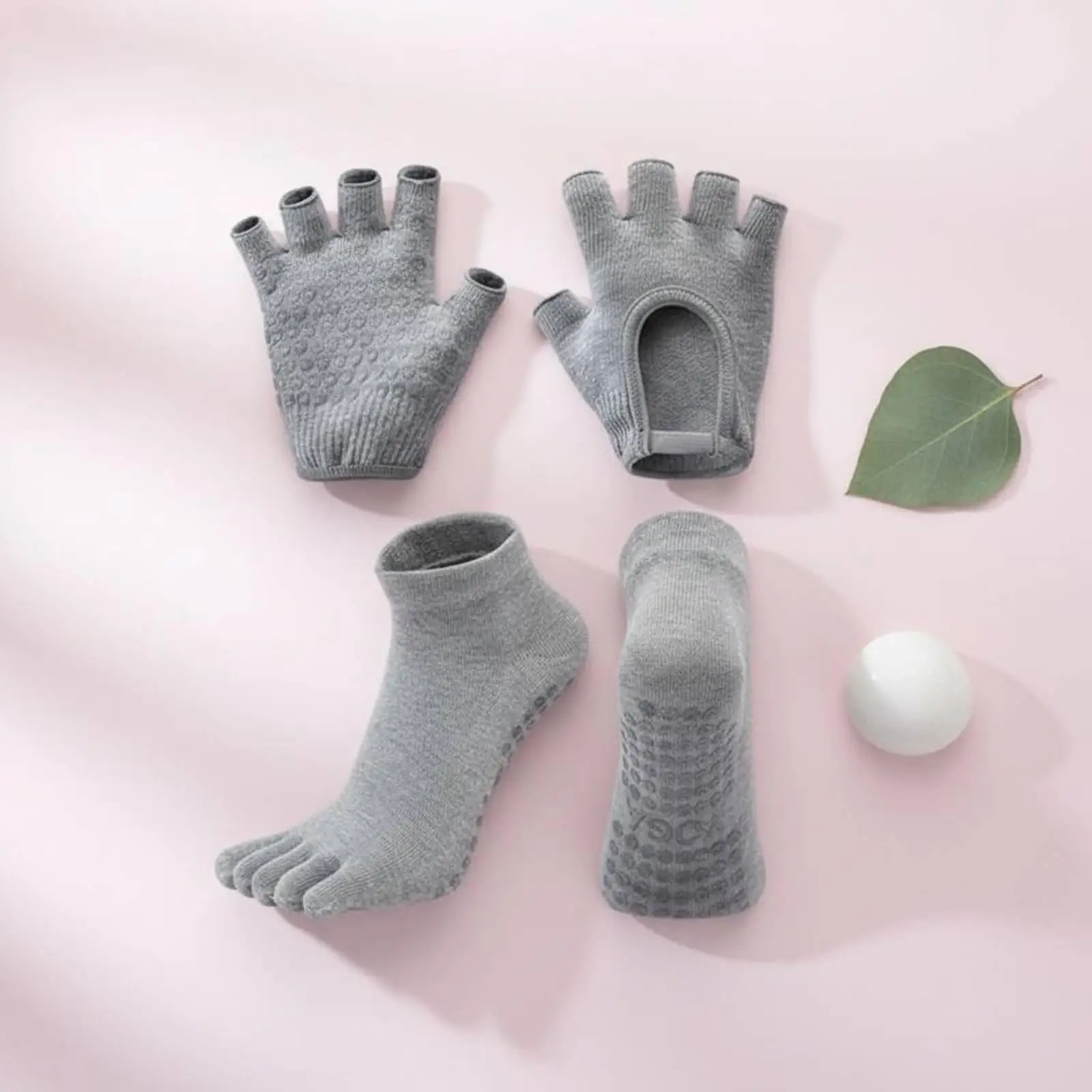 Women Sport Socks Comfortable Anti-slip Grip Socks Pilates and Yoga Socks for Athletic Exercise