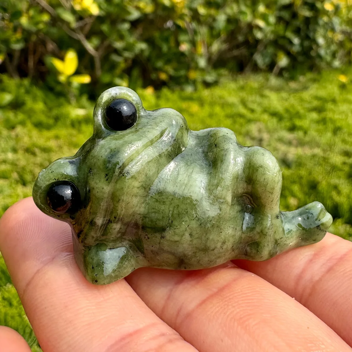 

Natural Serpentine Sleeping Frog Carving, Hand Carved Polished Crystal, Healing Stone Mineral Specimen Home Decor Ornament Gift