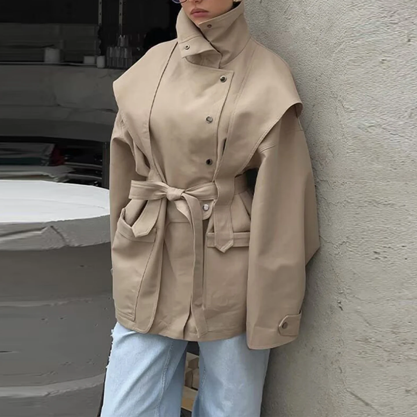 เสื้อโค้ทผู้หญิงสไตล์เรียบง่ายสำหรับฤดูใบไม้ร่วงปี 2025 เหมาะสำหรับใส่ทำงานหรือใส่ลำลอง  แบบตรงยาว  ป้องกันลม  สไตล์นักขี่มอเตอร์ไซค์