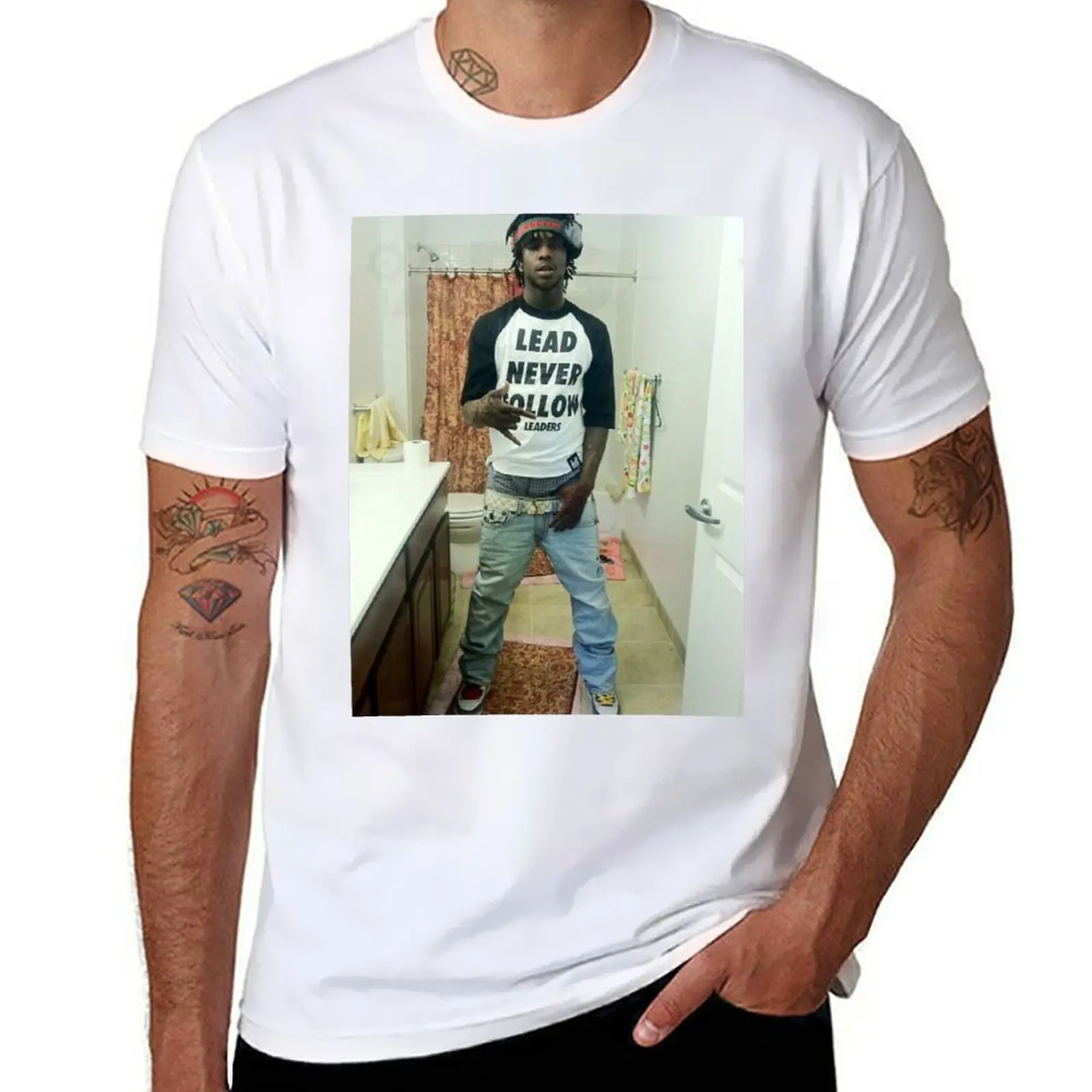

keef in bathroom meme T-Shirt graphic t shirts for man t shirt man designer anime t shirts oversize T-shirt
