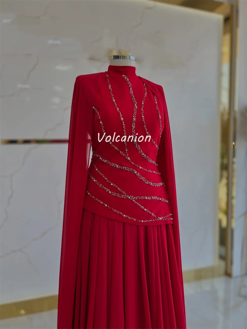 Abiti lunghi classici personalizzati in chiffon squisito con strass e perline drappeggiati con collo alto dritto Abiti da cerimonia su misura Casual