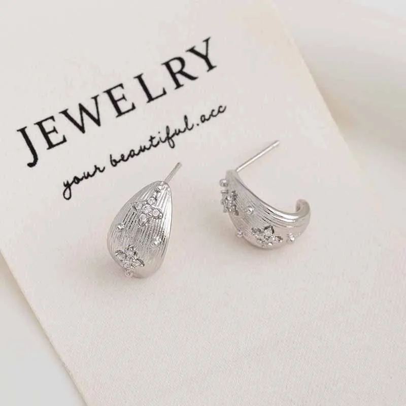 ANENJERY أربع أوراق زهرة الزركون أقراط للنساء تصميم فاخر بسيط دقيق تنوعا مجوهرات هدايا حفلة بالجملة