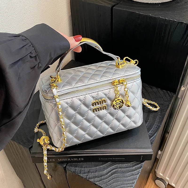 

New Luxury Minimalist Small Bag Elegant Stylish Shoulder Crossbody Bag High End Fashion for Women Daily Essential Accessory
