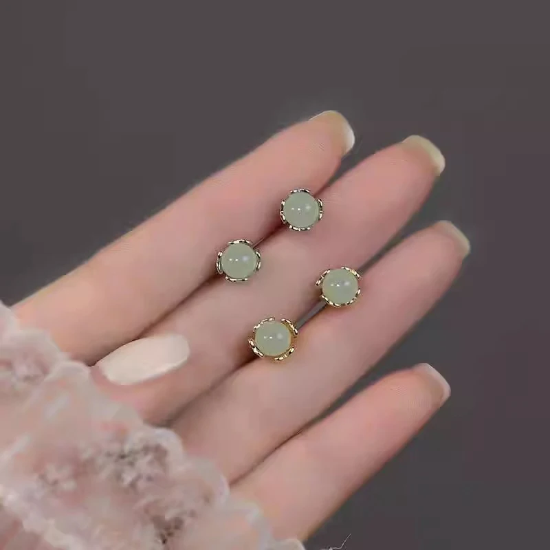 Chinese Style Retro Imitation Jade Small Stud Earrings For Women Exquisite Green Round Bead Earring Elegant Jewelry Gift