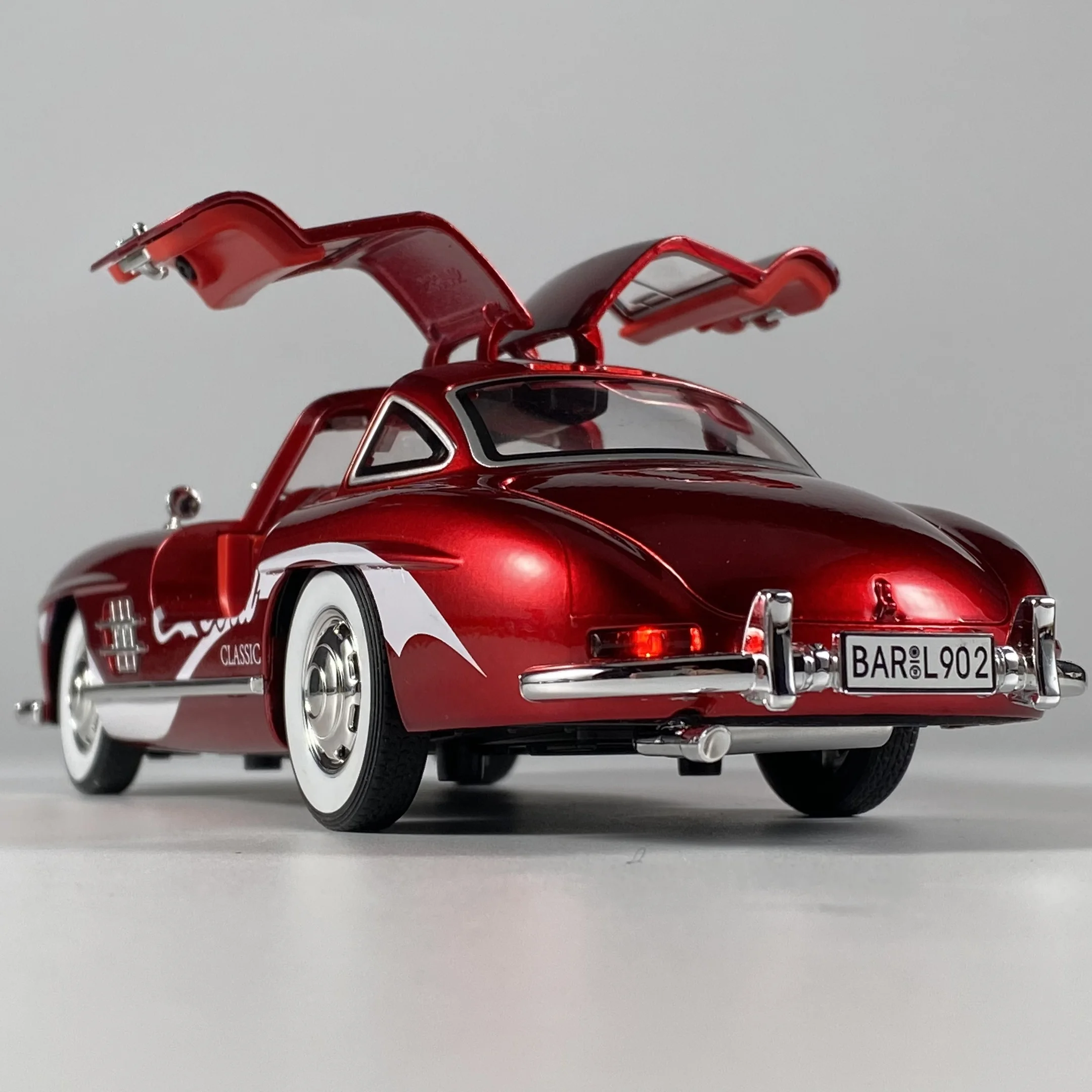 1:24 ベンツ300SL ダイキャストモデルカー サウンドライト