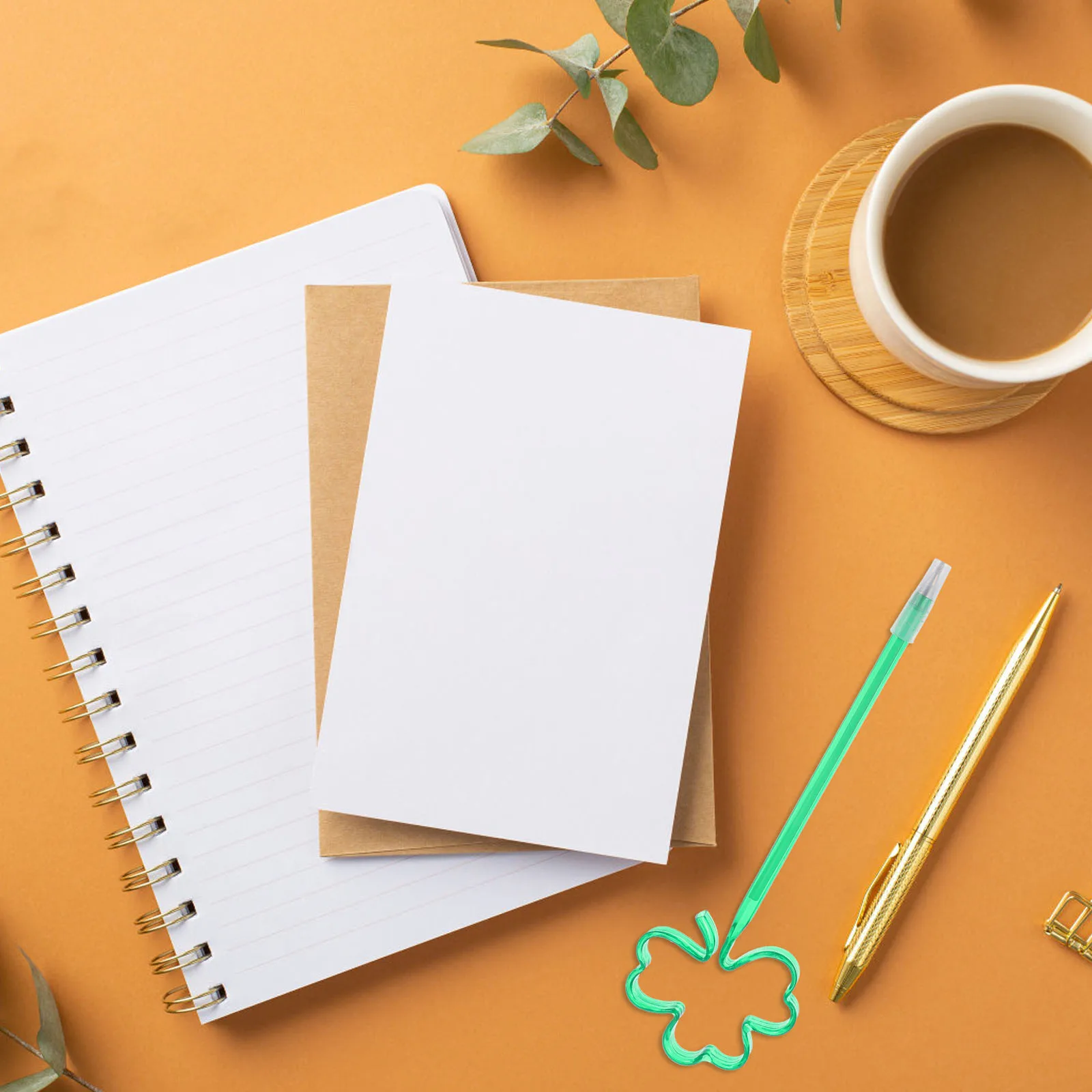 

20Pcs Clover Shaped Writing Pens Comfortable to Hold Free Flowing Ink Ideal for Daily Use and Replacement Student Pens