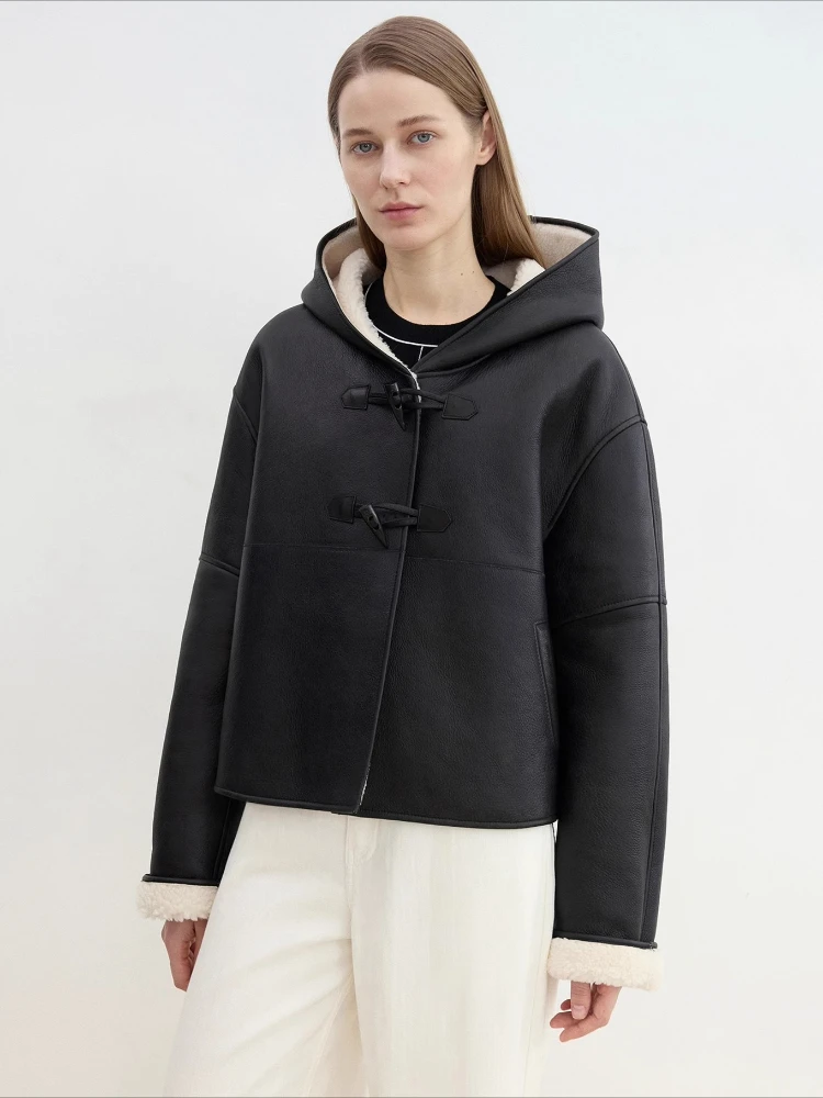 

Высококачественные роскошные зимние куртки с капюшоном из овечьего меха Merino для женщин, новинка 2023 года, простая повседневная короткая шуба из натуральной кожи с натуральным мехом