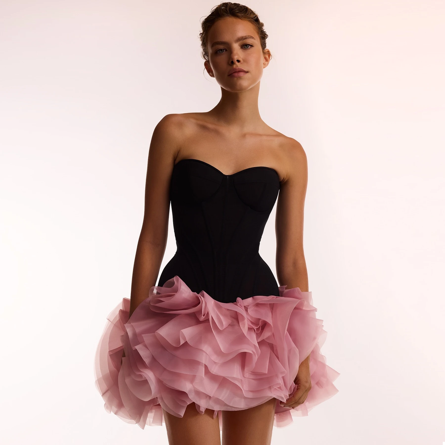 

Chic Ruffled Short Prom Party Dresses Pink and Black Handmade Floral Corset Cocktail Gown Women Birthday Dress Mini Length Gowns