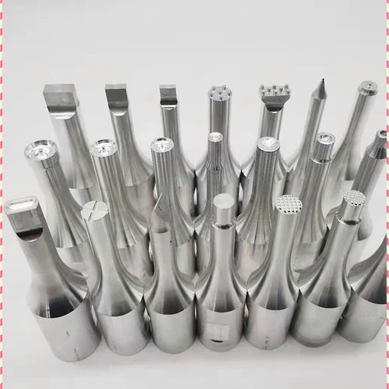 

Plastic Welder 28kHz 700W with three nozzels Spot Welding Machine AC 110V/220V Ultrasonic Welding Equipment Mash Welder Tool