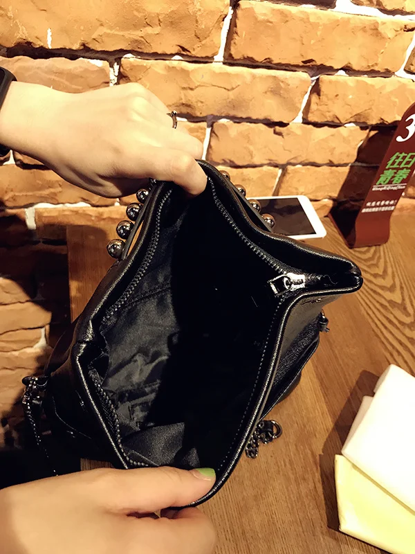 Folding design women Clutch Fashion rivets PU Leather Ladies Crossbody Bag chain Female Shoulder bag Clutches black wallet