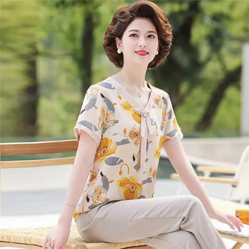 Mom Fashion Short-sleeved Top Age-reducing New Style Middle-aged and Elderly Women Fashionable Chiffon Shirt T-shirt