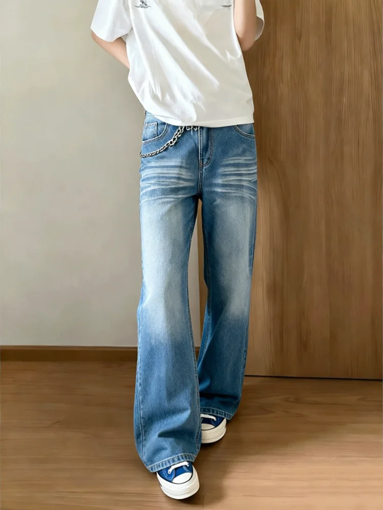 Calça Jeans Masculina Cleanfit Deep Blue Slim Fit Reta Lavada Estilo Americano High Street com Detalhes de Corte Preciso em A...