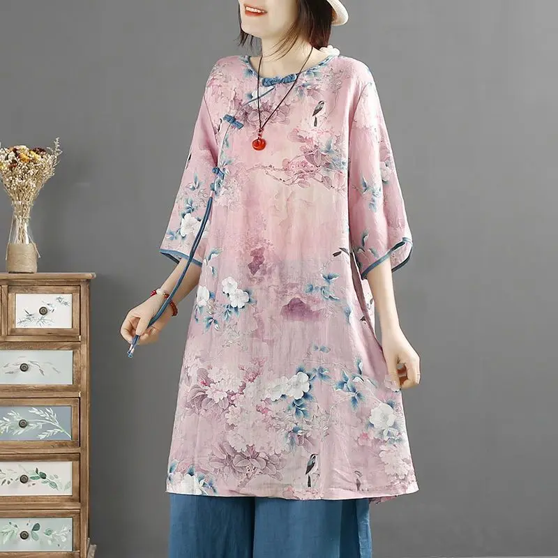 

Retro Print Shirt for Women New Summer Model Round Collar Slanted Lapel Buttoned Medium Length Tea Clothing Loose Top