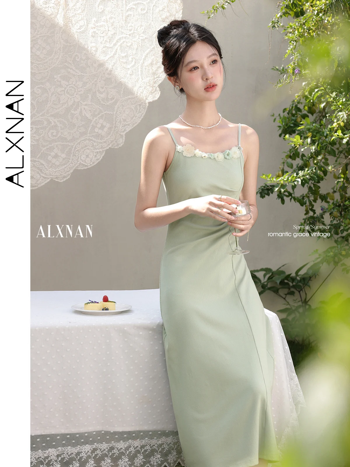 

ALXNAN Women's Dress 2025 Summer Long A-line 3d Flower Design Elegant One-piece Dress French Style Sleeveless Clothing DYL661705