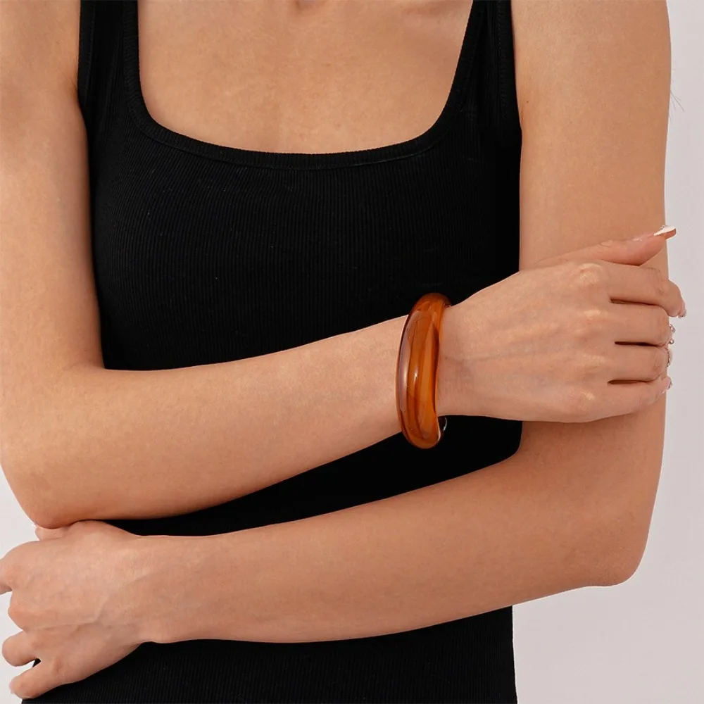 البوهيمي الاكريليك المفتوحة الإسورة أوروبا النمط الأمريكي منحني غير النظامية واسعة سوار لون الحلوى مبالغ فيها الرجعية خاتم اليد هدية