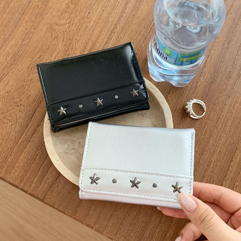 Multiple Slots Large Capacity Cash Wallet Travel Vintage Style PU Star Rivet Trifold Wallet Ultra Thin Compact Size Coin Pocket