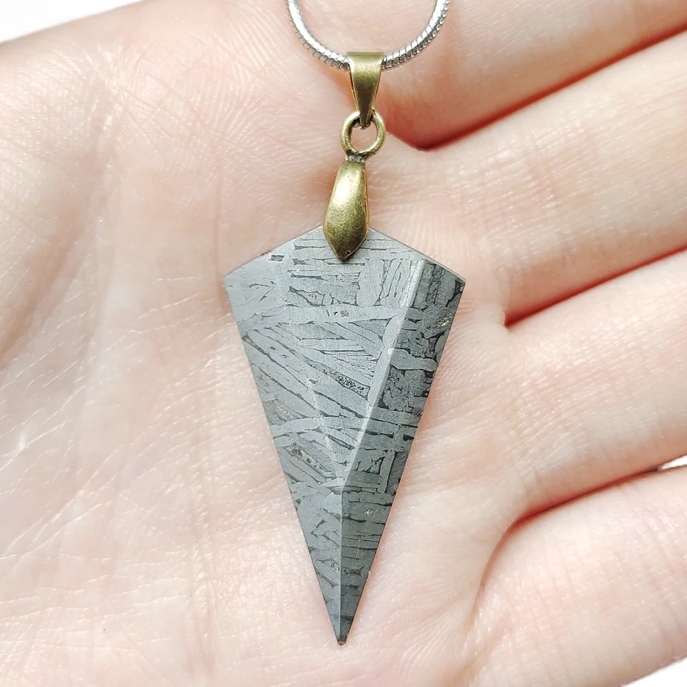 Muonionalusta Iron Meteorite Necklace Meteorite Specimen Collection Natural Iron Meteorite Material Pendant