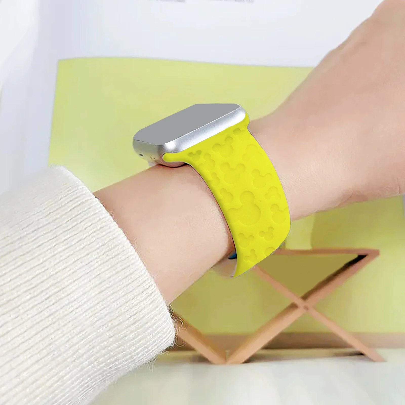 MINISO ميكي حزام ساعة مطبوع لساعة أبل 11 10 9 8 سوار سيليكون قابل للاستبدال لساعة iWatch 38 مللي متر 40 مللي متر 41 مللي متر