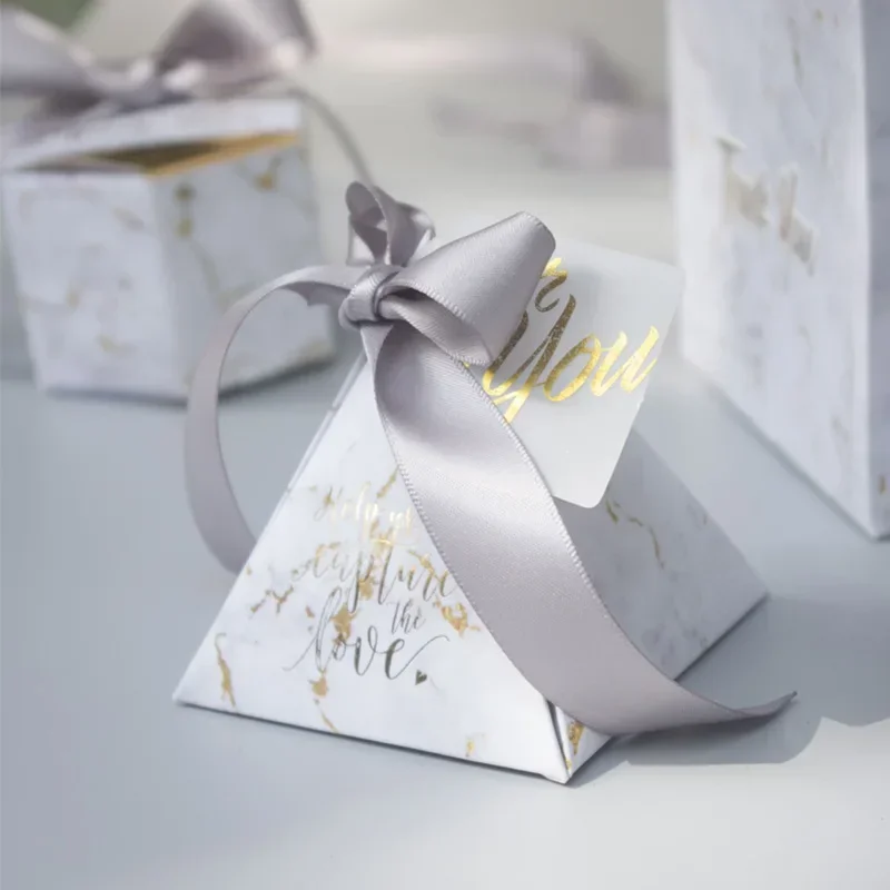 Rmtpt 10 teile/los dreieckige Pyramide Geschenk box Hochzeits bevorzugungen und Geschenke Candy Box Hochzeits geschenke für Gäste Hochzeits dekoration