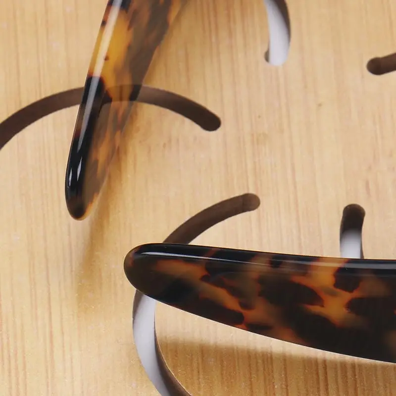 Dickes Schildpatt-Stirnband mit Zähnen für Frauen 1,5 Zoll Rutschfest Vielseitig Breites Retro-Acetat-Kunststoff-Stirnband – Detail 5