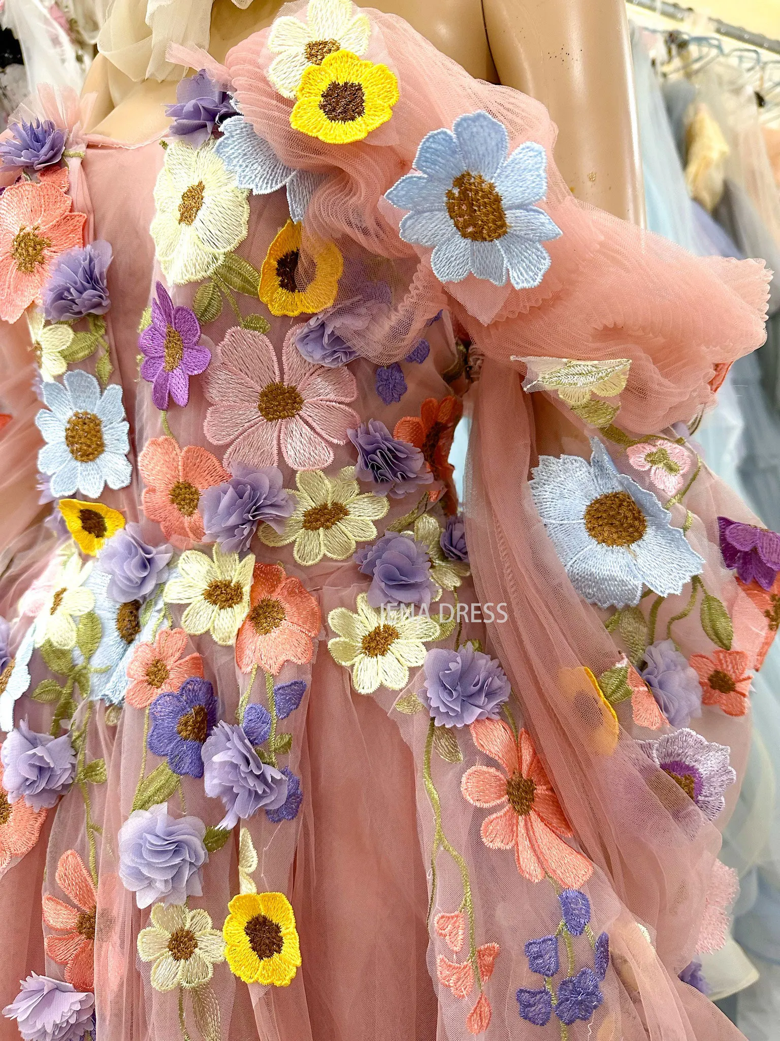 Vestido de fotografía de flores bordadas, vestido de noche de boda, vestido de cumpleaños, lindo, rosa, tren largo, cuello en V, mangas abullonadas, línea A