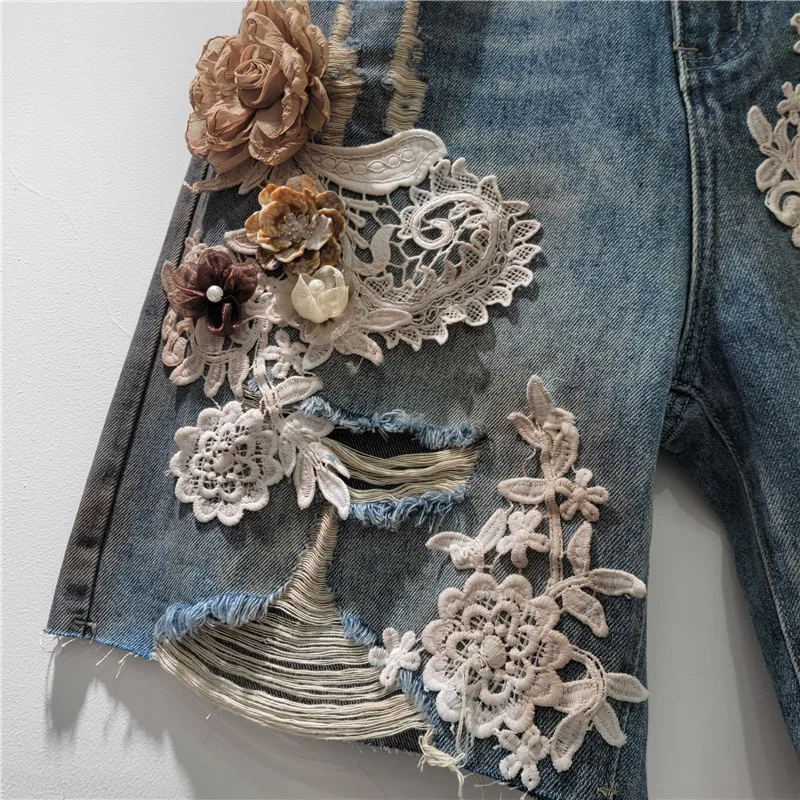 Women's 2025 Summer New Shorts Lace Splicing Three-dimensional Flower Painted Hole Short Pants Denim Wide-leg Five-point Pants