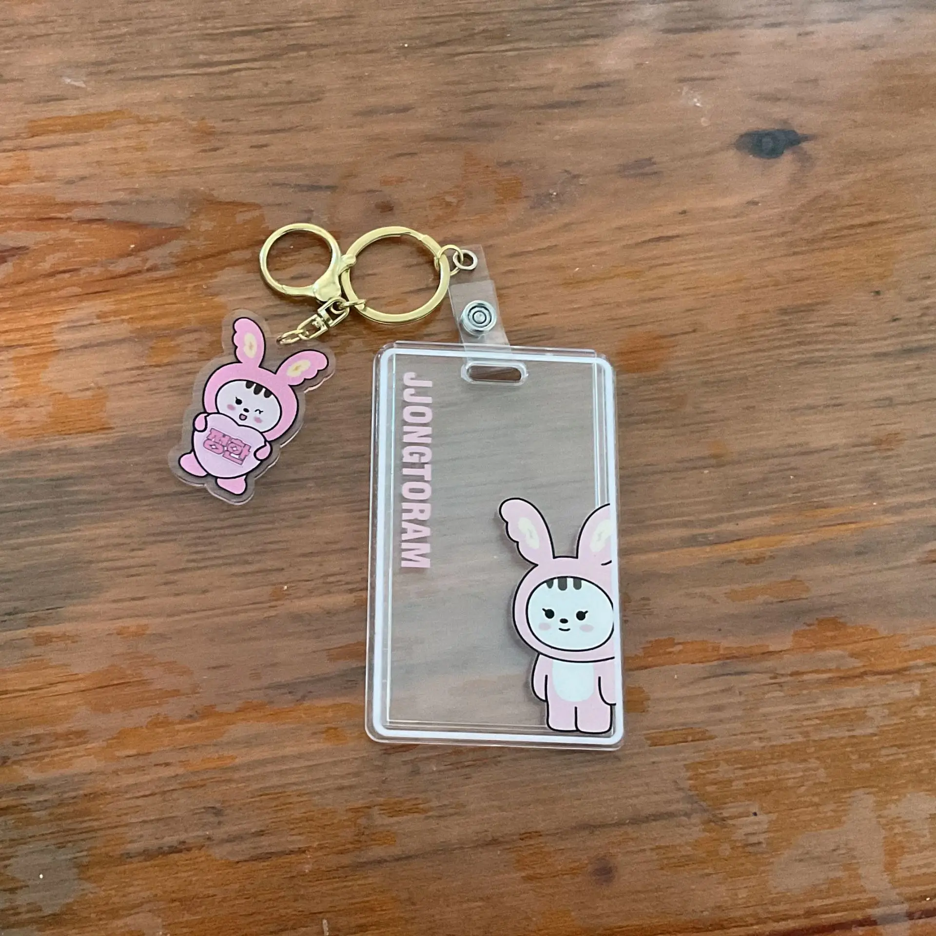 مجموعة بطاقات بطاقات KPOP الكورية للأولاد، مجموعة معرف الطالب اللطيفة، بطاقة وجبة الحافلة، لوحة الصدر، مجموعة واقية لبطاقة وجبة الطالب في المخزون