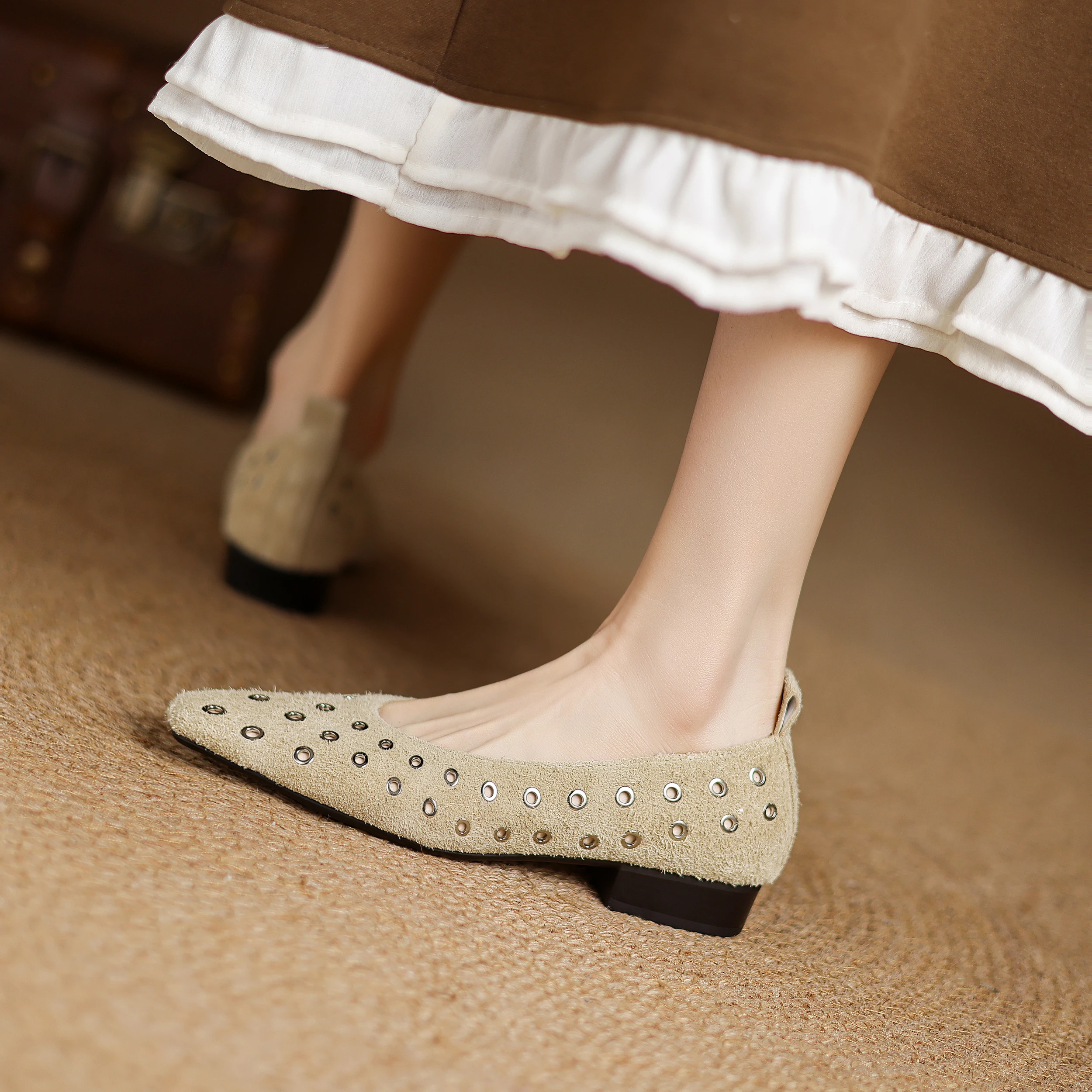 Genuine Leather Womens Shoes Square Toe Low Heel Hollow Breathable Metal Rivet High Heels,Fashion Women Sandals