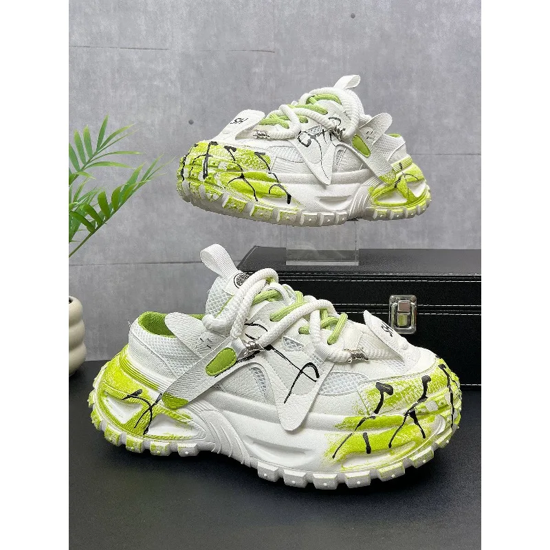 Stylish 2026 Men Graffiti Chunky Heel Closed Toe Backless Slides Summer Breathable Outdoor Wear Casual Walking Shoes