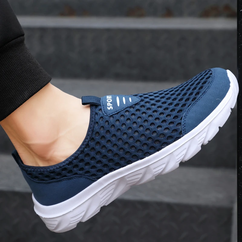 

2024 Men Soft Sport Shoes Breathable Fashion Mesh Running Shoe Comfortable Man High Quality Outdoor Lightweight Sneakers for Men