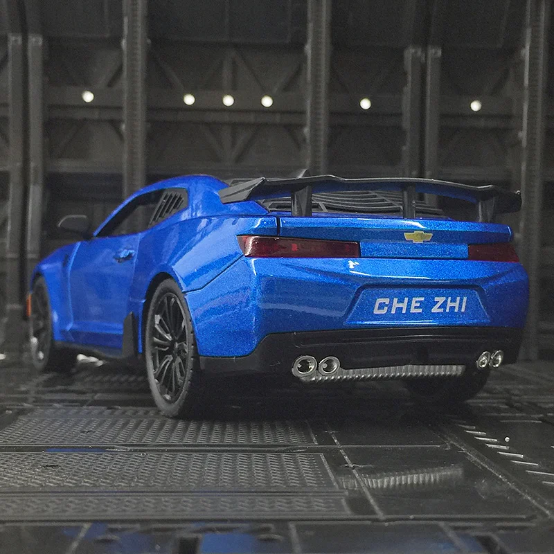 1:24 Chevrolet Camaro modelo de supercoche de aleación, puertas y capó de motor, el maletero se puede abrir detalles ricos, mano de obra fina