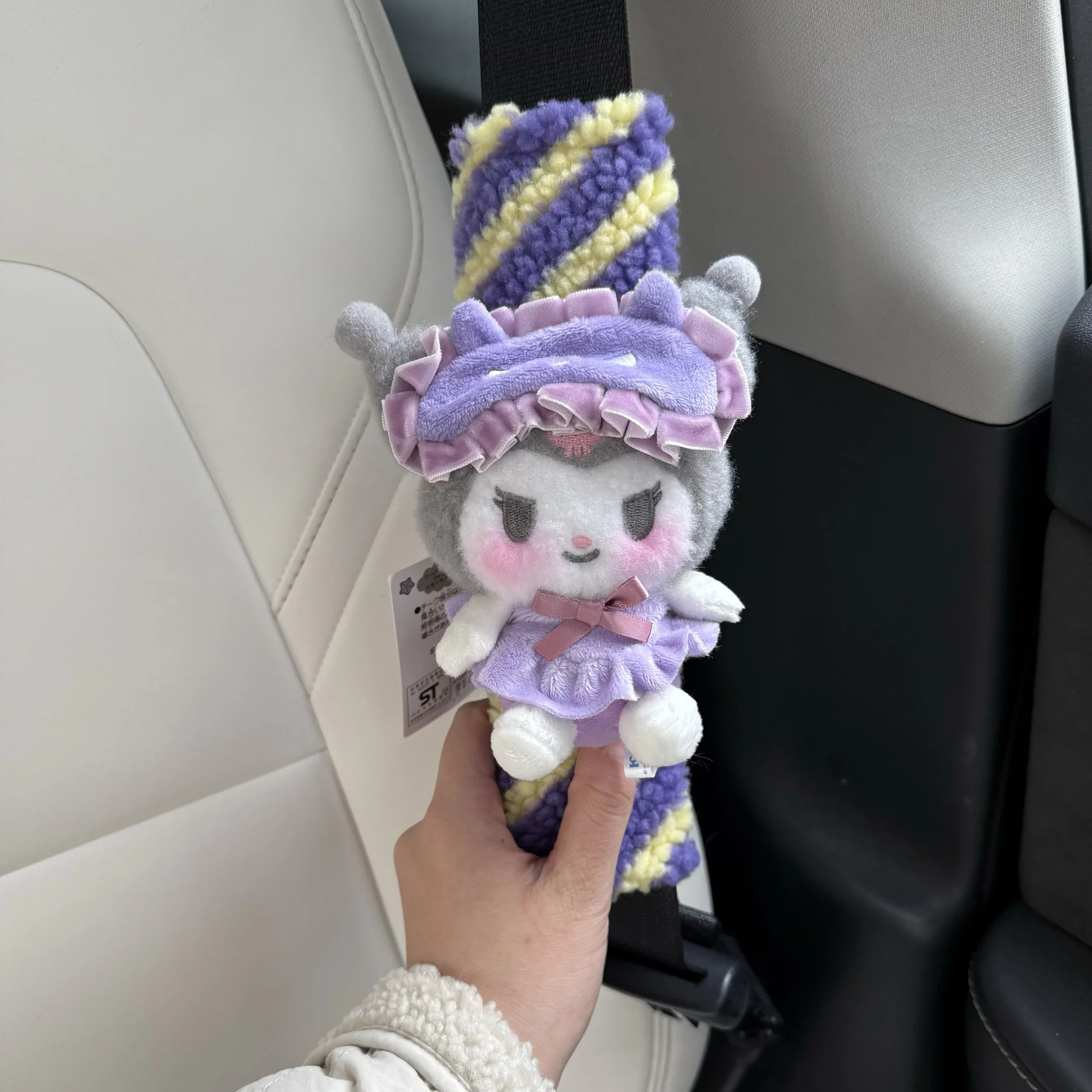 

Kuromi Car Seat Belt Cover Shoulder Strap Harness Cushion Cartoon Car Seatbelt Shoulder Pad Protector Auto Neck Support