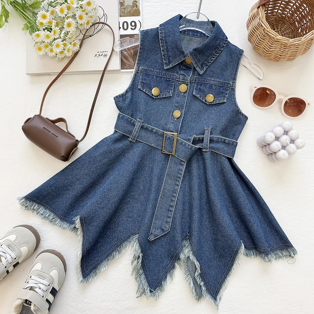 2026 Korean Girls' Summer New Denim Dress with Irregular Skirt and Baby Sleeveless Soft Skirt Fashion