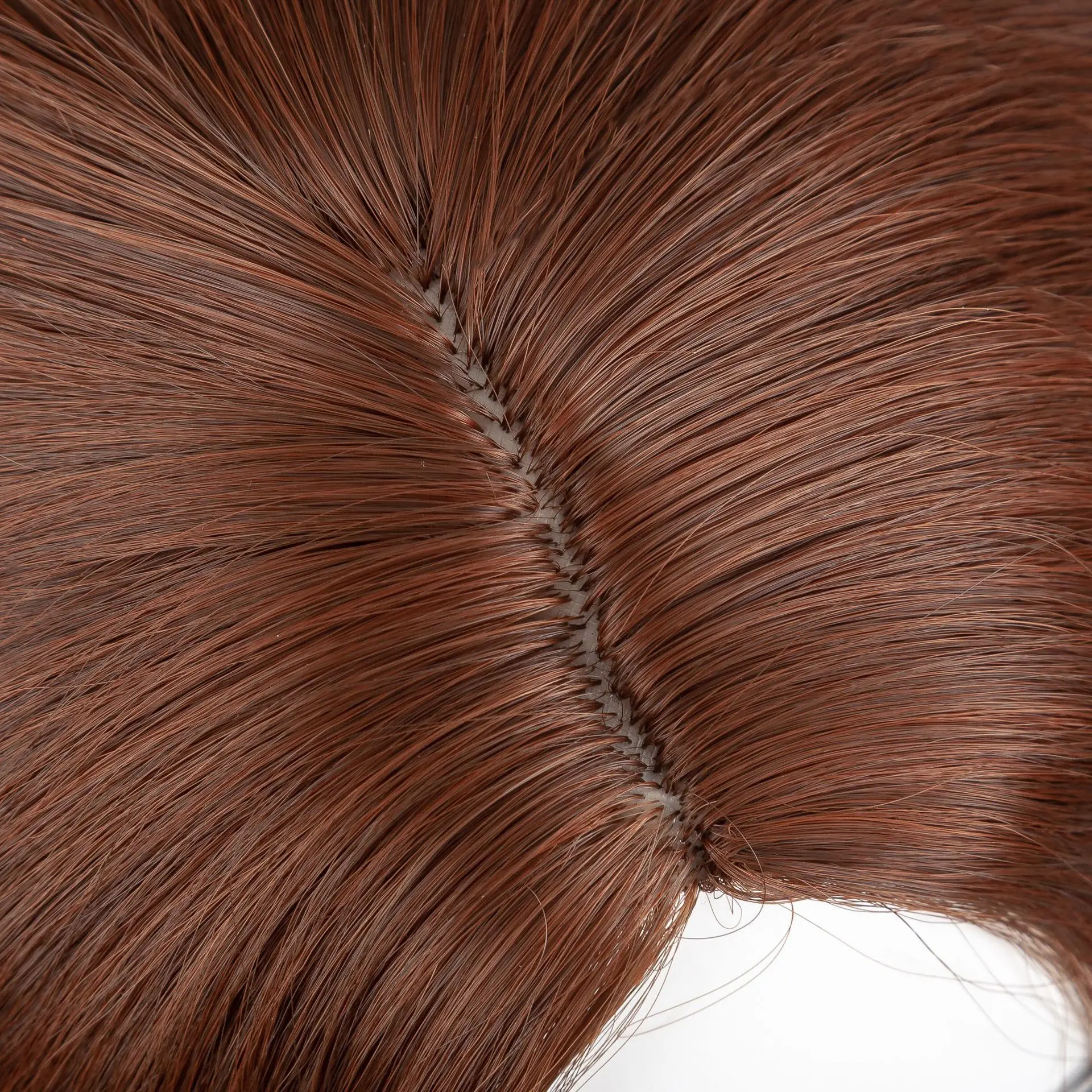 Parrucca riccia lunga realistica e naturale alla moda femminile europea e americana realizzata in stile berretto intero in seta ad alta temperatura.