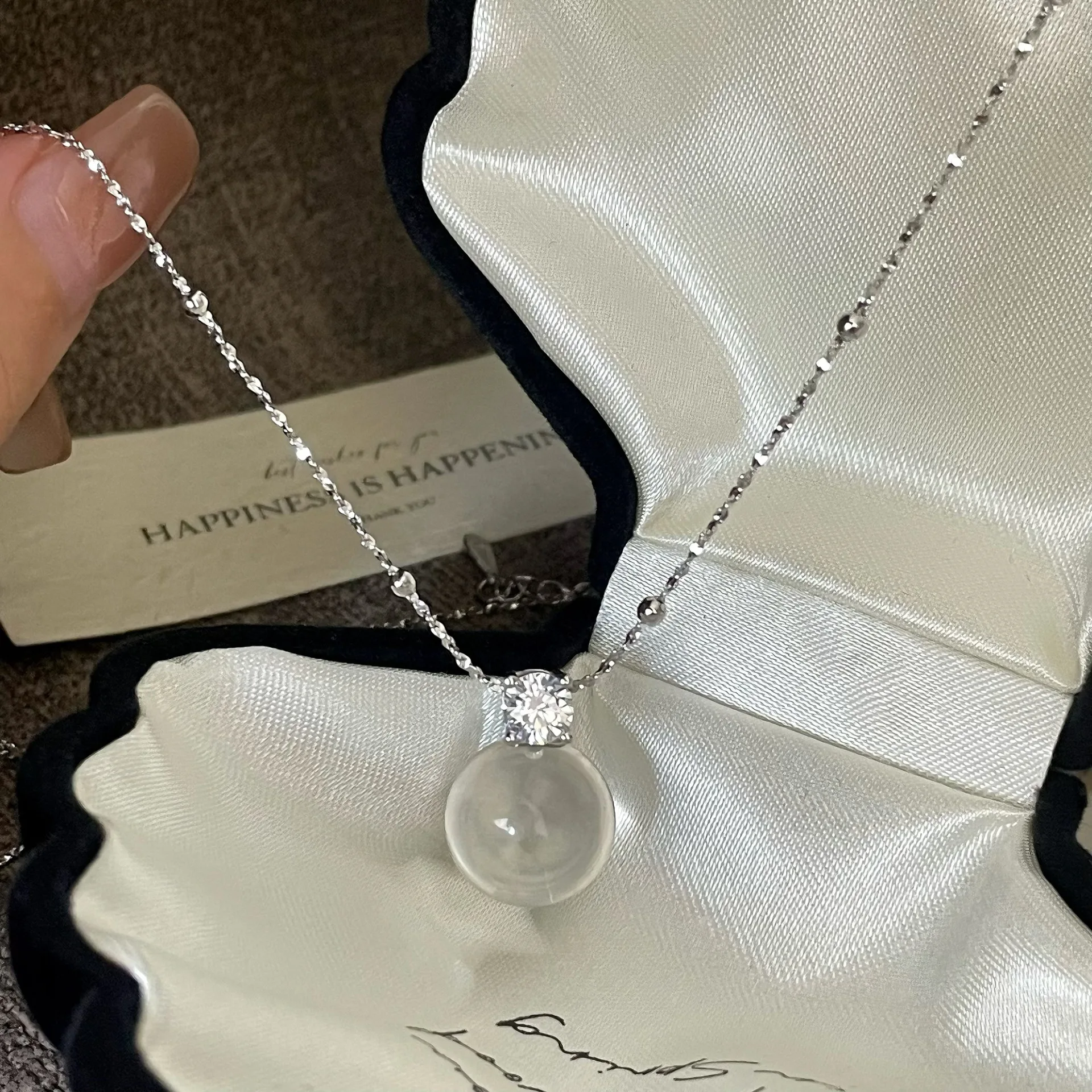 

French sterling silver natural white crystal classic style Daifei temperament necklace with diamond studded collarbone chain